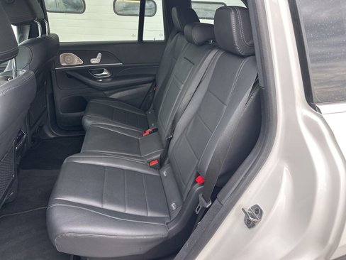 Used 2024 Mercedes-Benz GLS 450 4MATIC image 7