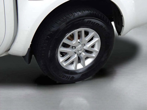 Used 2016 Nissan Frontier SV image 9