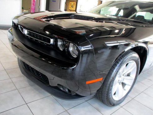 Used 2023 Dodge Challenger SXT image 10
