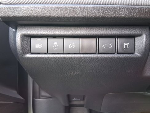 Used 2025 Toyota Camry LE image 16