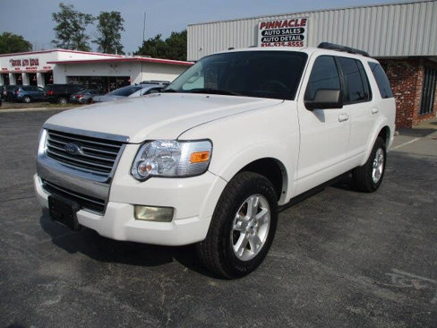 Used 2010 Ford Explorer XLT image 9
