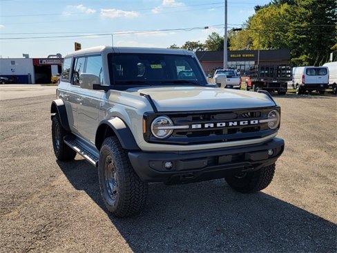 New 2025 Ford Bronco Outer Banks image 3