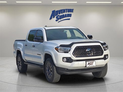 Used 2023 Toyota Tacoma Limited image 1