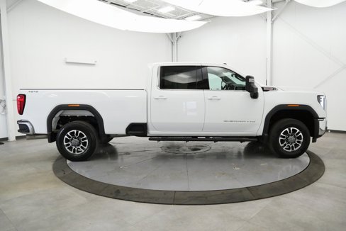 Used 2024 GMC Sierra 3500 SLE w/ SLE Value Package image 8