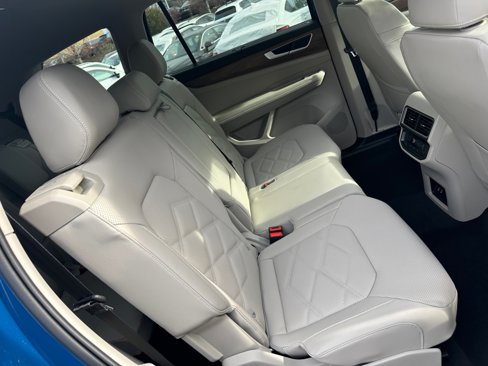 New 2025 Volkswagen Atlas SE image 29