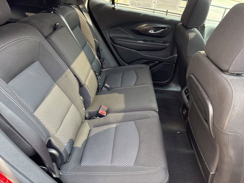 Used 2022 GMC Terrain SLE w/ Driver Convenience Package image 16