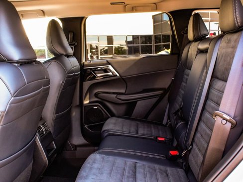 New 2025 Mitsubishi Outlander AWD image 34