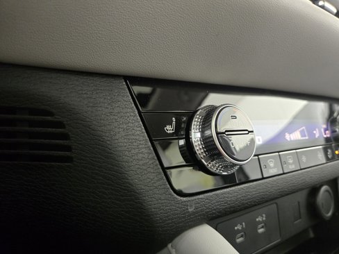 New 2025 Mitsubishi Outlander SE image 27