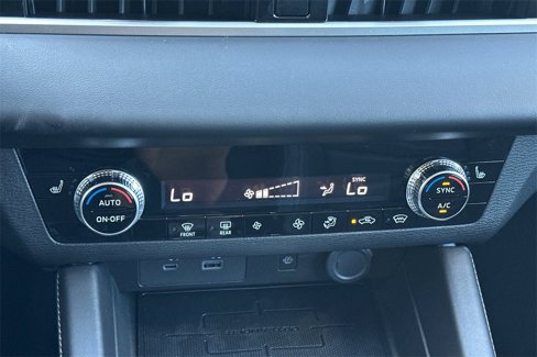 New 2025 Mitsubishi Outlander SE image 20