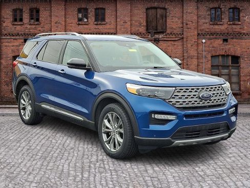 Certified 2022 Ford Explorer Limited w/ Equipment Group 301A image 3