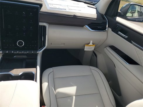 New 2026 GMC Acadia Denali w/ Super Cruise Package image 28