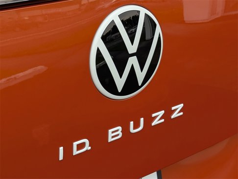 New 2025 Volkswagen ID. Buzz Pro S Plus image 38
