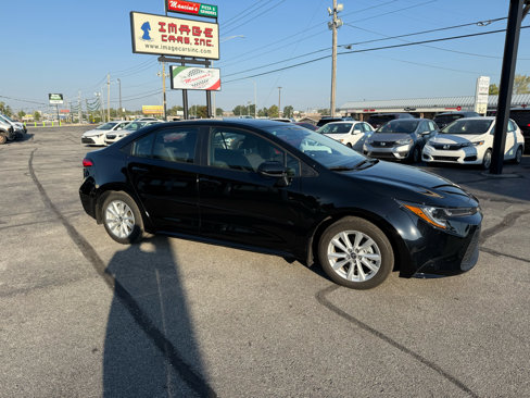 Used 2025 Toyota Corolla LE w/ LE Premium Package image 5