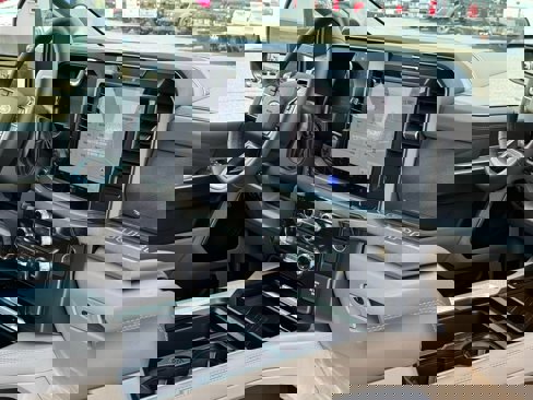 New 2025 Ford F250 Platinum w/ Platinum Plus Package image 6