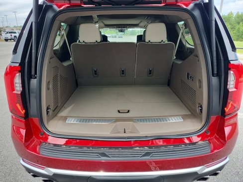 New 2026 GMC Yukon XL Denali image 8