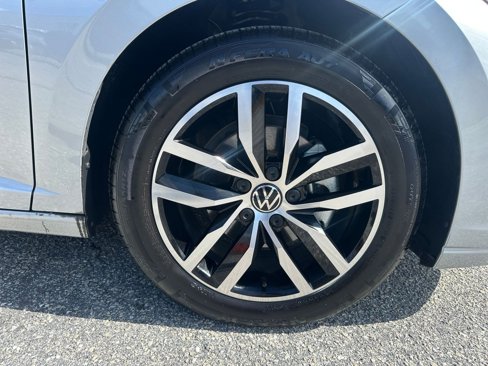 Used 2025 Volkswagen Jetta SE image 30