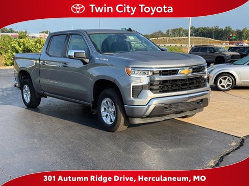 Used 2025 Chevrolet Silverado 1500 LT image 1