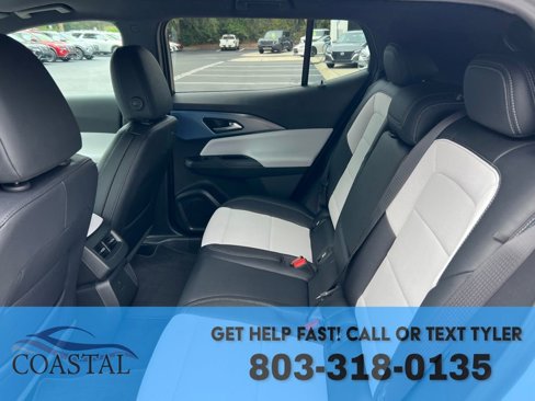 New 2025 Chevrolet Equinox EV LT image 17