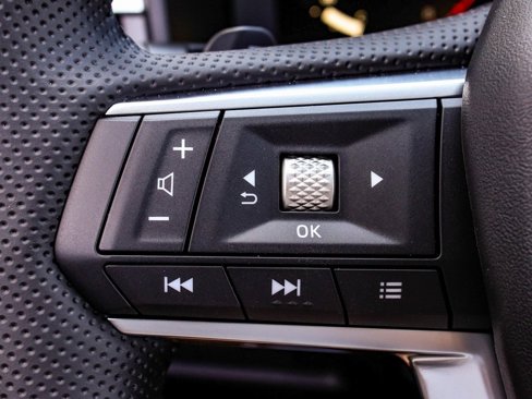New 2025 Mitsubishi Outlander SE image 27