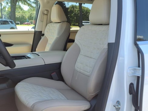 New 2025 Nissan Armada Platinum w/ Convenience Package image 14