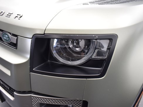 Used 2023 Land Rover Defender 110 X-Dynamic SE image 5