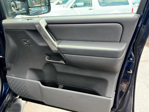 Used 2006 Nissan Titan LE w/ (T01) Tow Pkg image 16