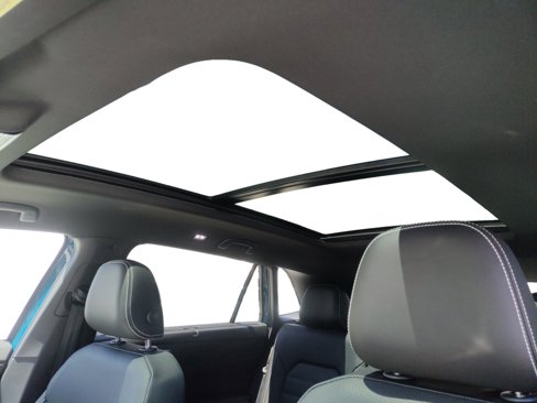 New 2025 Volkswagen Atlas Cross Sport SEL R-Line image 4