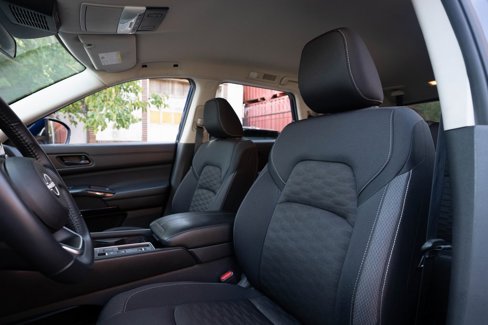 Used 2024 Nissan Pathfinder SV image 12