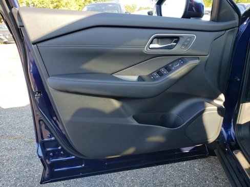 New 2026 Nissan Rogue Platinum image 11