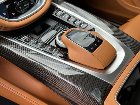 Used 2021 Aston Martin DBX image 42