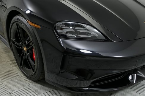 New 2025 Porsche Taycan GTS image 38