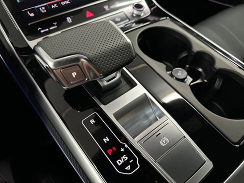 New 2025 Audi RS Q8 performance image 19