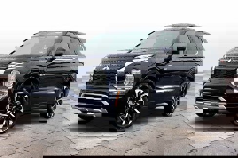 New 2025 Mitsubishi Outlander SE image 2