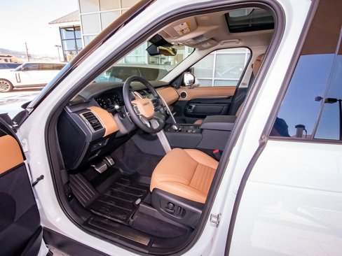 New 2025 Land Rover Discovery Metropolitan Edition image 37