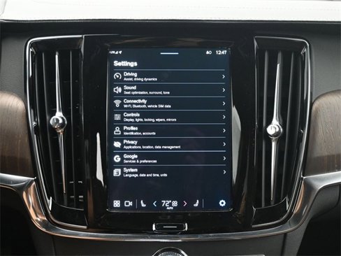 Used 2024 Volvo V90 B6 Cross Country Ultimate image 17