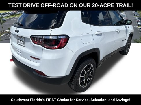 New 2025 Jeep Compass Trailhawk image 4