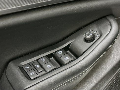 Used 2024 Jeep Grand Cherokee Altitude image 15