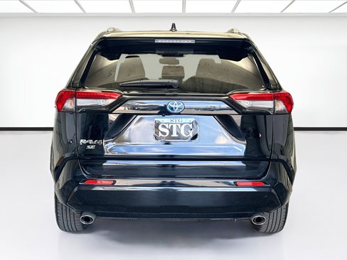 Used 2024 Toyota RAV4 SE image 5