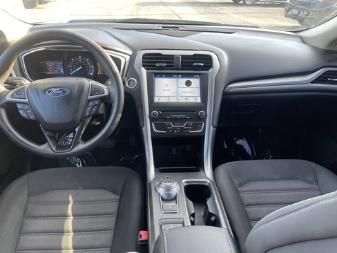 Used 2018 Ford Fusion SE image 8