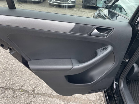 Used 2018 Volkswagen Jetta S image 17