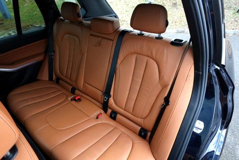 Used 2022 BMW X5 xDrive40i w/ M Sport Package image 11