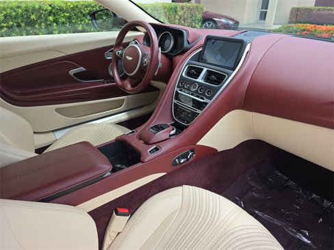 Used 2019 Aston Martin DB11 Volante image 17