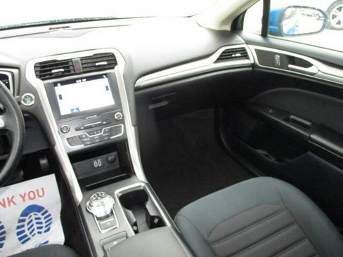 Used 2019 Ford Fusion SE image 16
