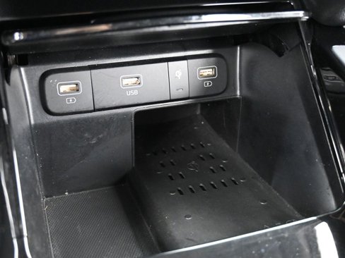 Used 2023 Kia Sorento SX image 28