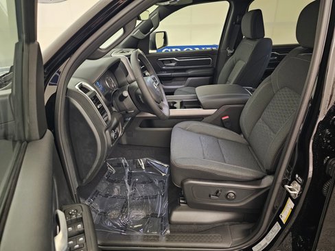 New 2026 RAM 1500 4x4 Crew Cab image 12