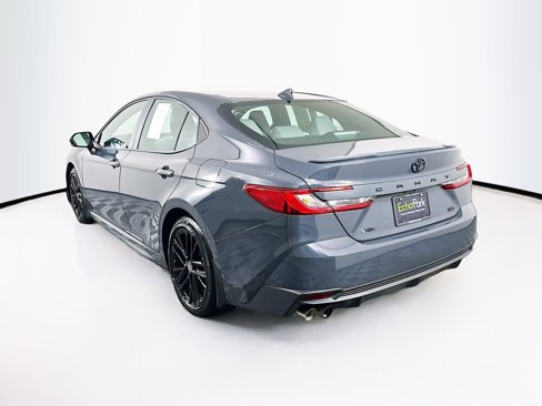 Used 2025 Toyota Camry SE image 5