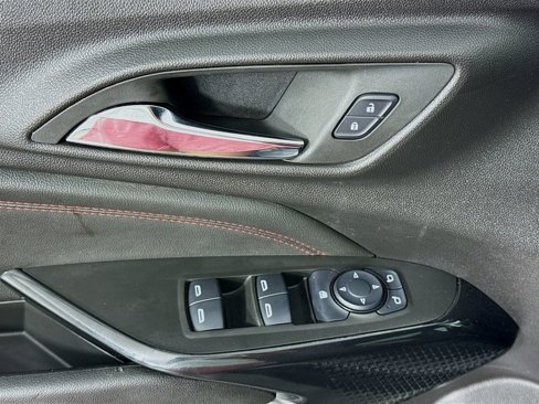 Used 2025 Chevrolet Trax RS w/ Driver Confidence Package image 17