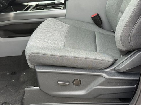 New 2025 Ford F250 XLT w/ Black Appearance Package image 16
