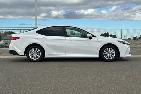 New 2026 Toyota Camry LE image 3