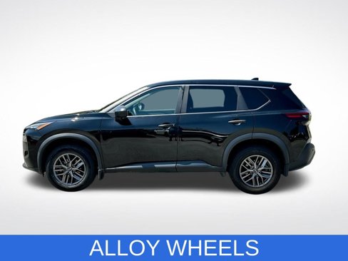 Used 2023 Nissan Rogue S image 3